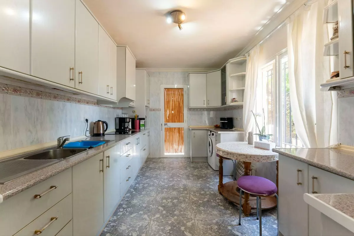 3-bedroom Country House In Guaro, Spain (216 M²)