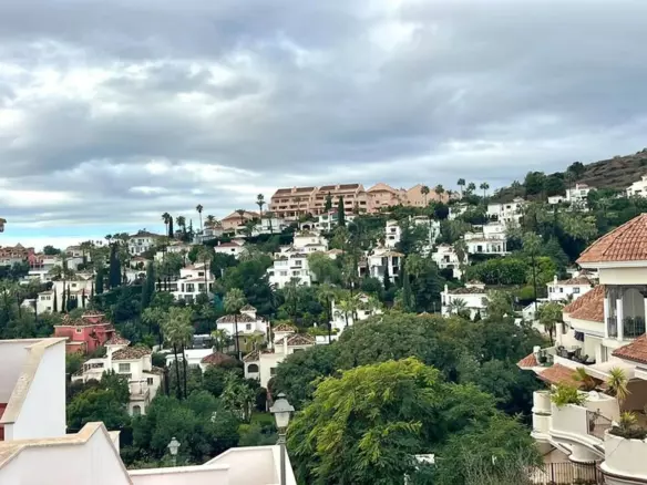 3-bedroom Apartment In Marbella, Spain (205 M²)