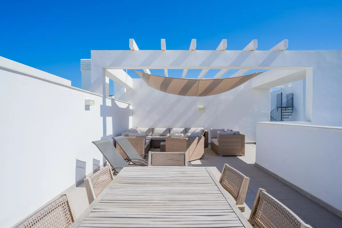 3-bedroom Apartment In Estepona, Spain (85 M²)