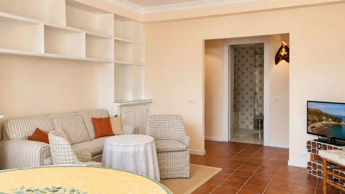 2-bedroom Apartment In Marbella, Spain (85 M²)