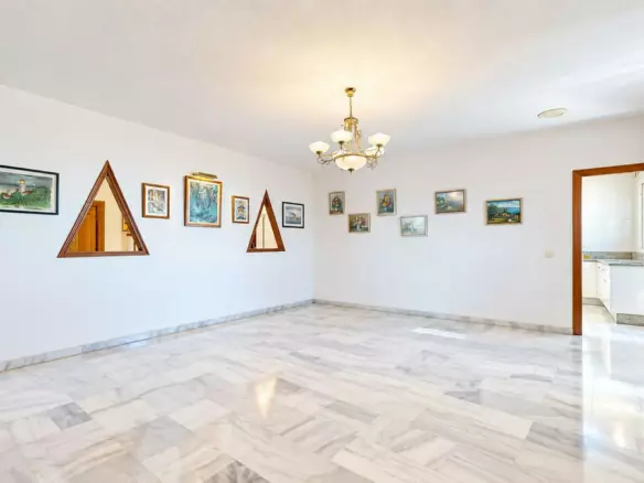 7-bedroom Villa In Benalmádena, Spain (300 M²)
