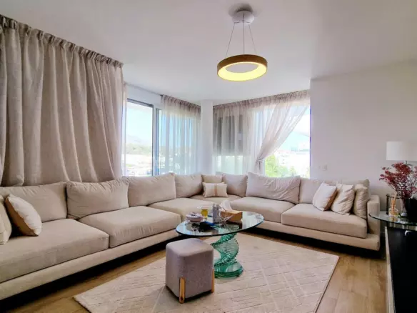 3-bedroom Apartment In Marbella, Spain (120 M²)