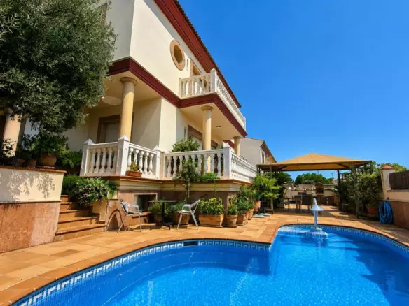 6-bedroom Villa In Ronda, Spain (534 M²)
