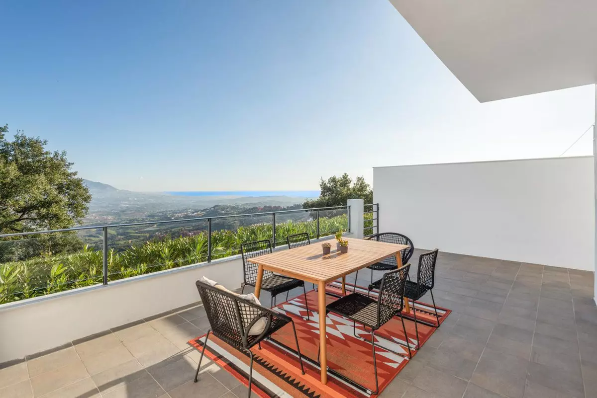3-bedroom Town House In Marbella, Spain (294 M²)