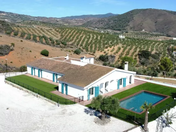 6-bedroom Country House In Casarabonela, Spain (270 M²)