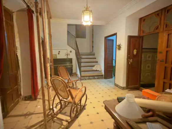 4-bedroom Town House In Alameda, Spain (675 M²)