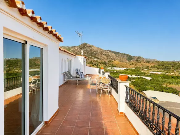 2-bedroom Apartment In Nerja, Spain (170 M²)