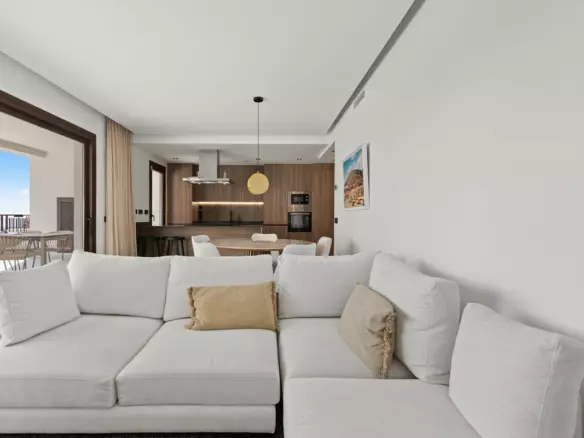 3-bedroom Apartment In Istan, Spain (203 M²)