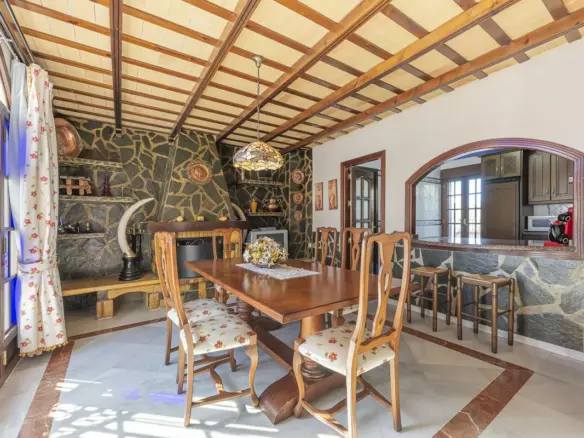 4-bedroom Town House In Gaucín, Spain (260 M²)