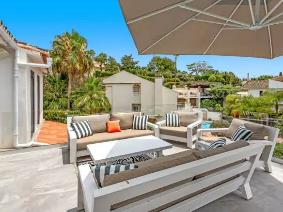 4-bedroom Villa In Marbella, Spain (253 M²)