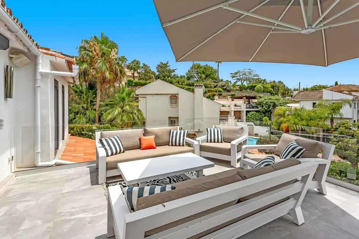 4-bedroom Villa In Marbella, Spain (253 M²)