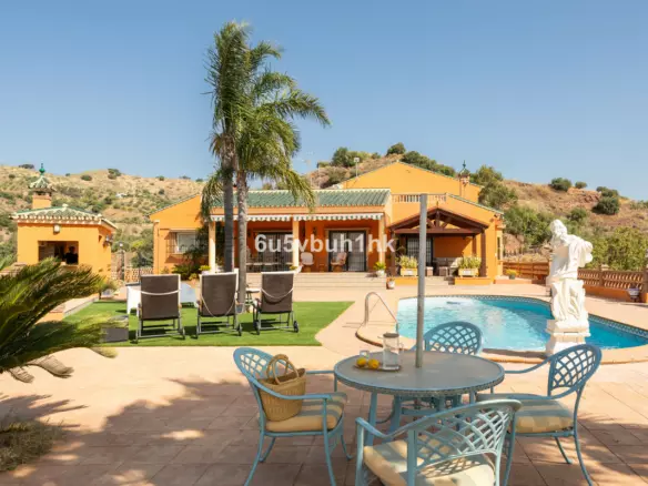 5-bedroom Country House In Almogía, Spain (468 M²)
