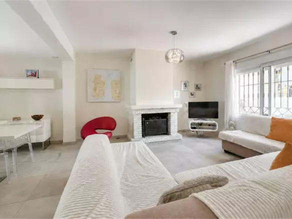 3-bedroom Town House In Casares, Spain (182 M²)