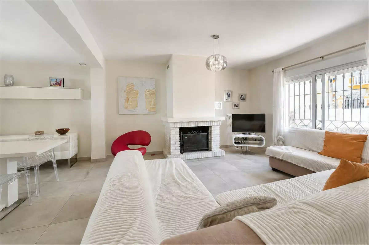 3-bedroom Town House In Casares, Spain (182 M²)