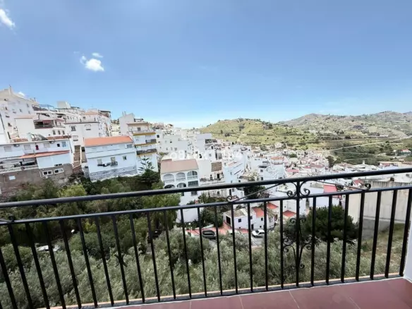 4-bedroom Villa In Cómpeta, Spain (507 M²)