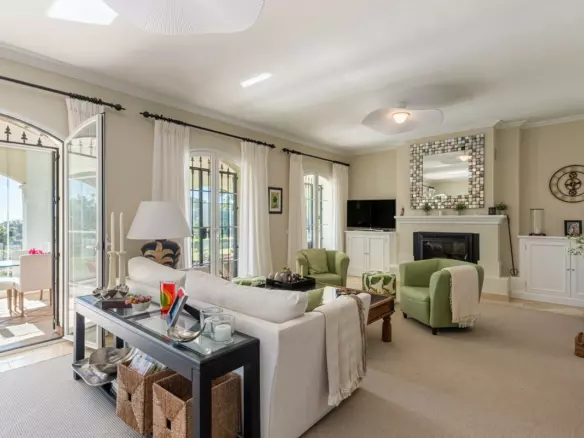 5-bedroom Villa In Marbella, Spain (403 M²)