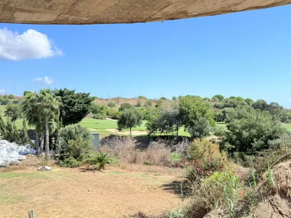 5-bedroom Villa In Estepona, Spain (252 M²)