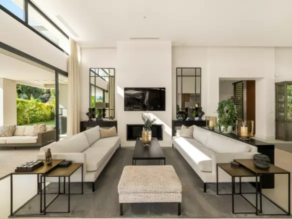 5-bedroom Villa In Marbella, Spain (532 M²)