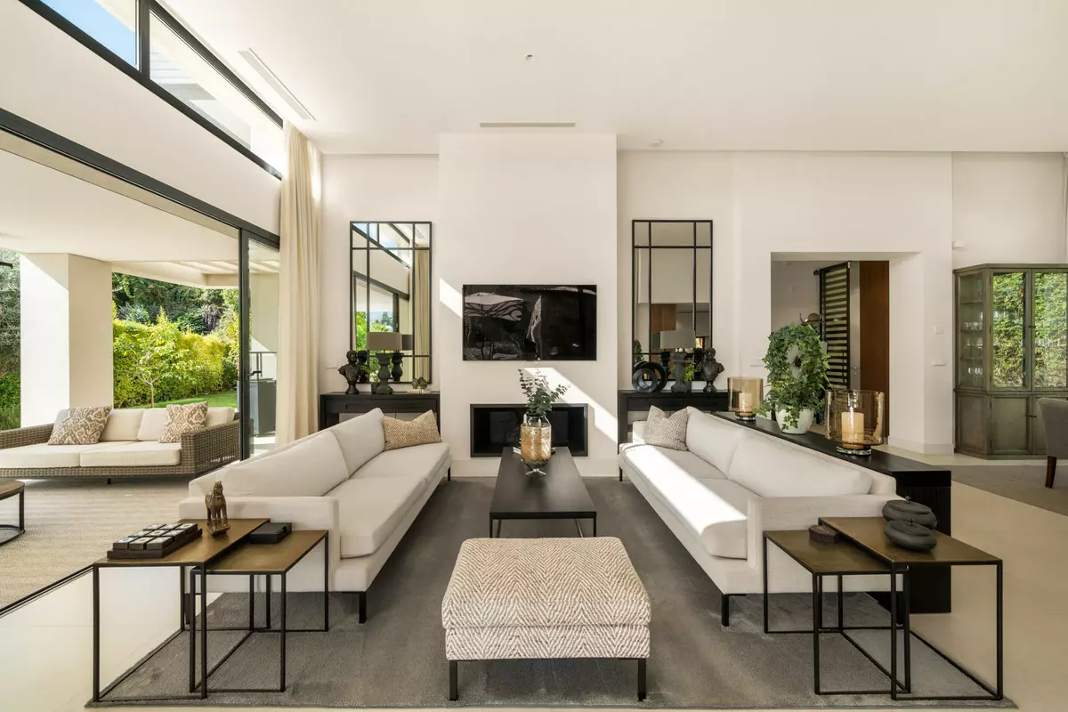 5-bedroom Villa In Marbella, Spain (532 M²)