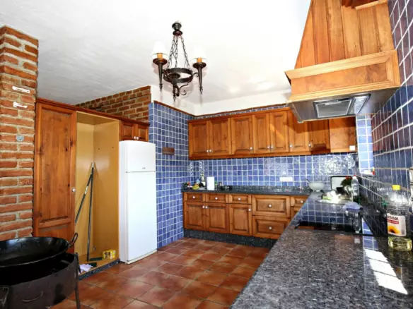 9-bedroom Villa In Frigiliana, Spain (1.600 M²)