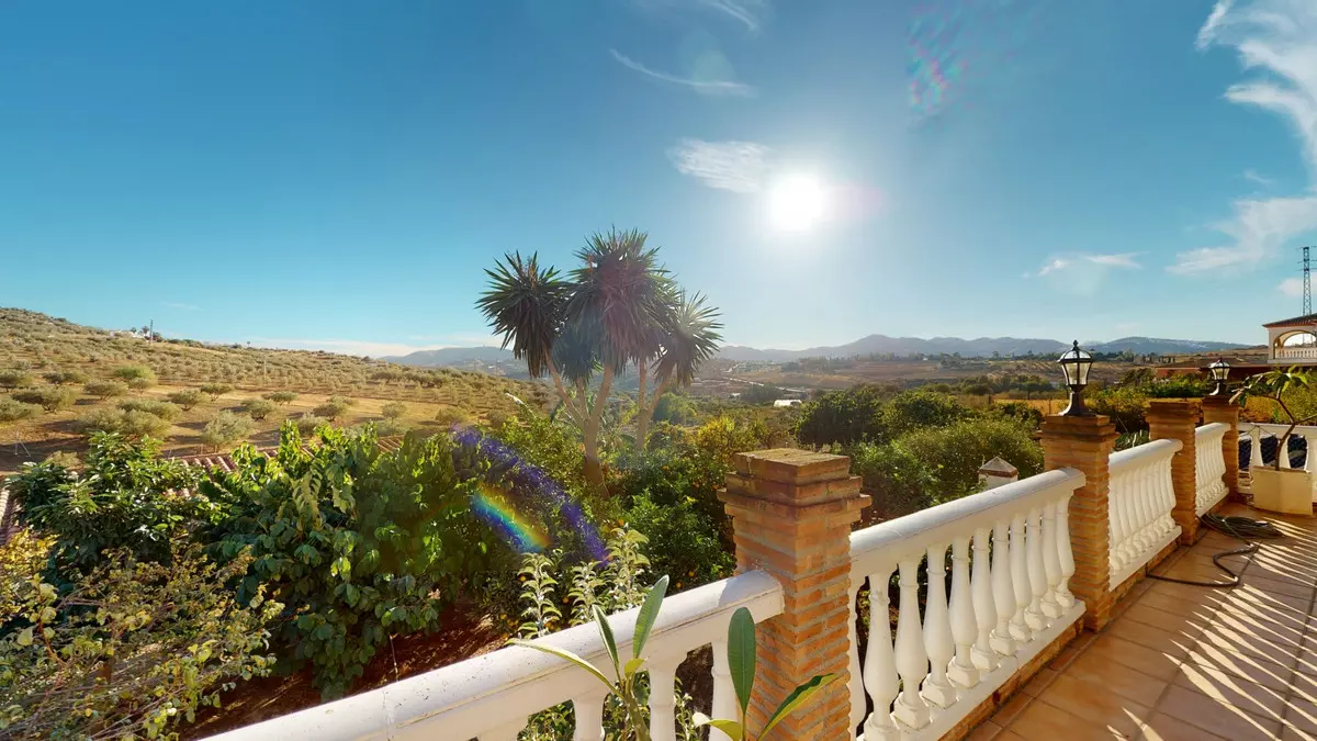 6-bedroom Villa In Alcaucín, Spain (528 M²)