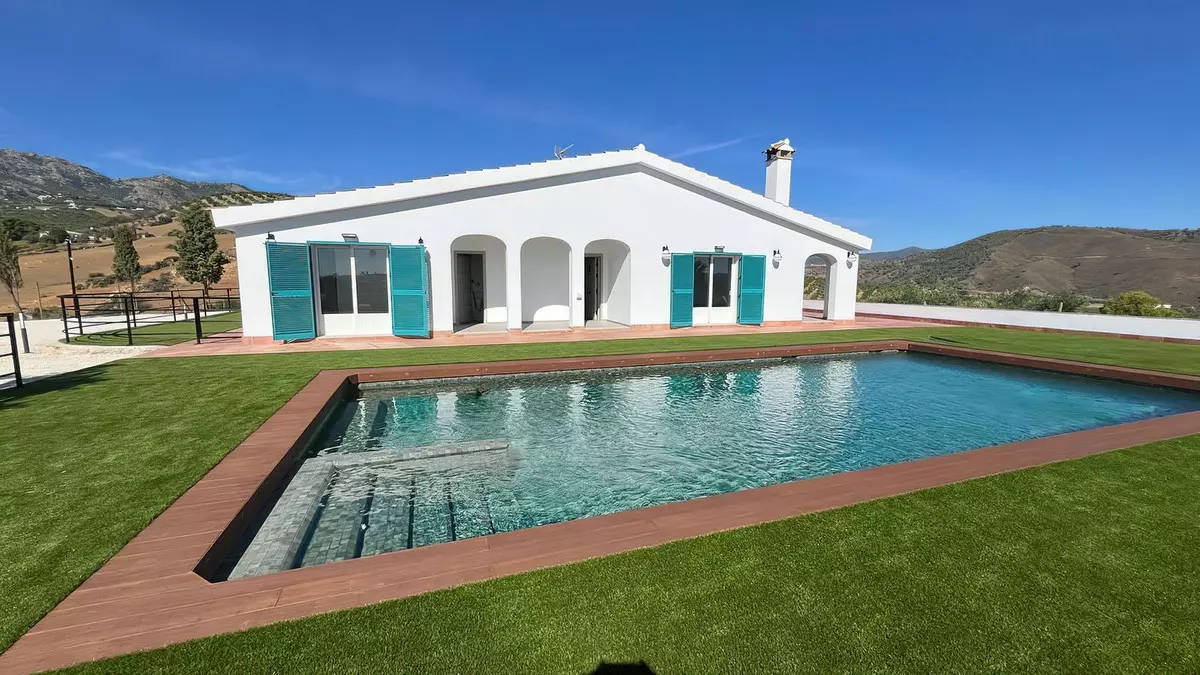 6-bedroom Country House In Casarabonela, Spain (270 M²)