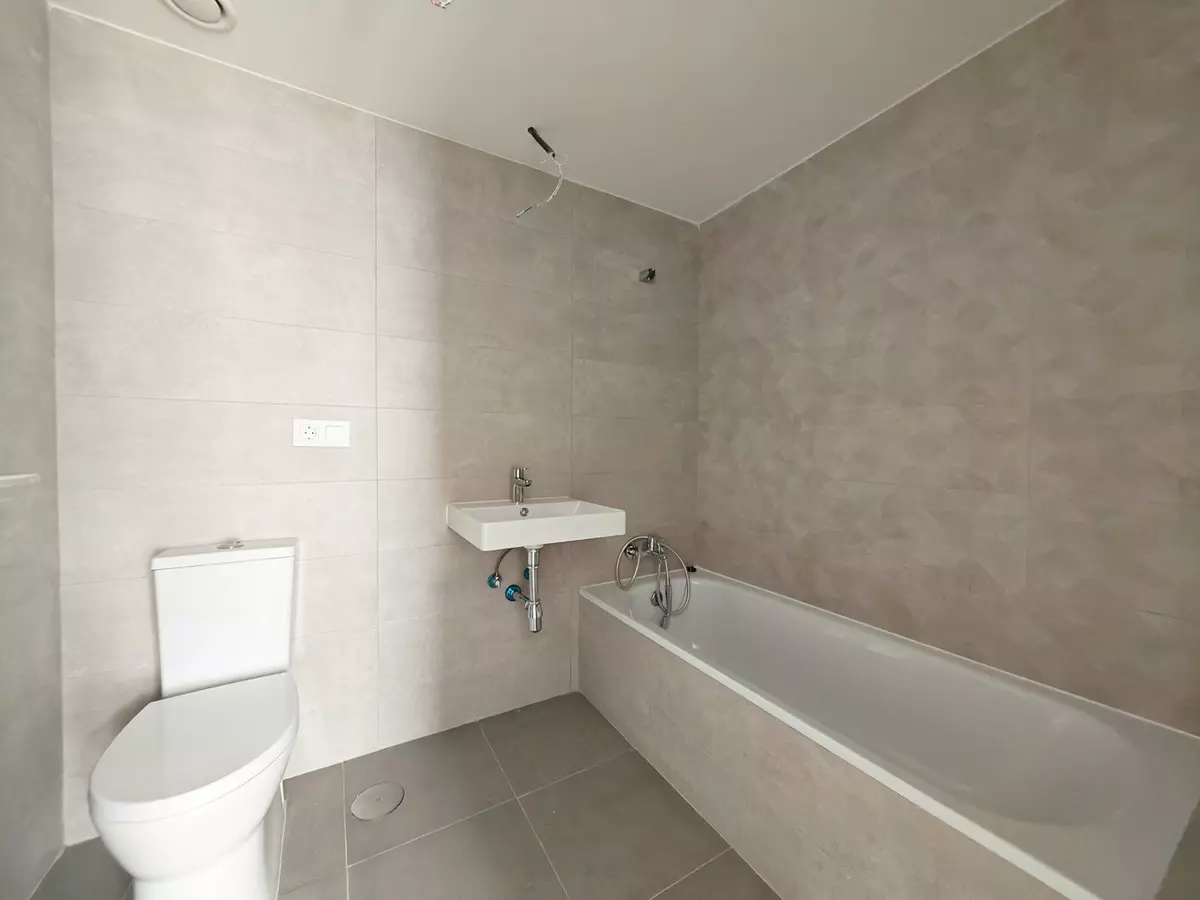2-bedroom Apartment In Fuengirola, Spain (190 M²)