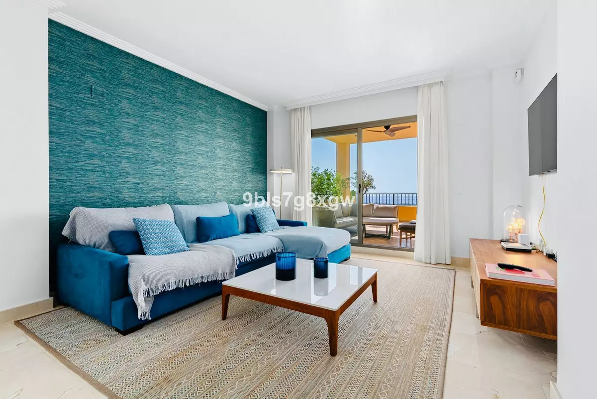 3-bedroom Apartment In Benahavis, Spain (127 M²)