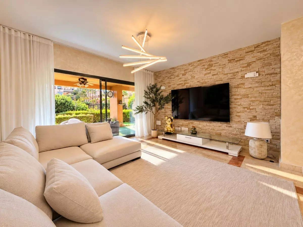 2-bedroom Apartment In Estepona, Spain (144 M²)