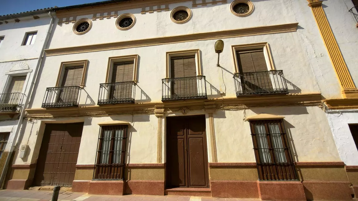 4-bedroom Town House In Alameda, Spain (675 M²)