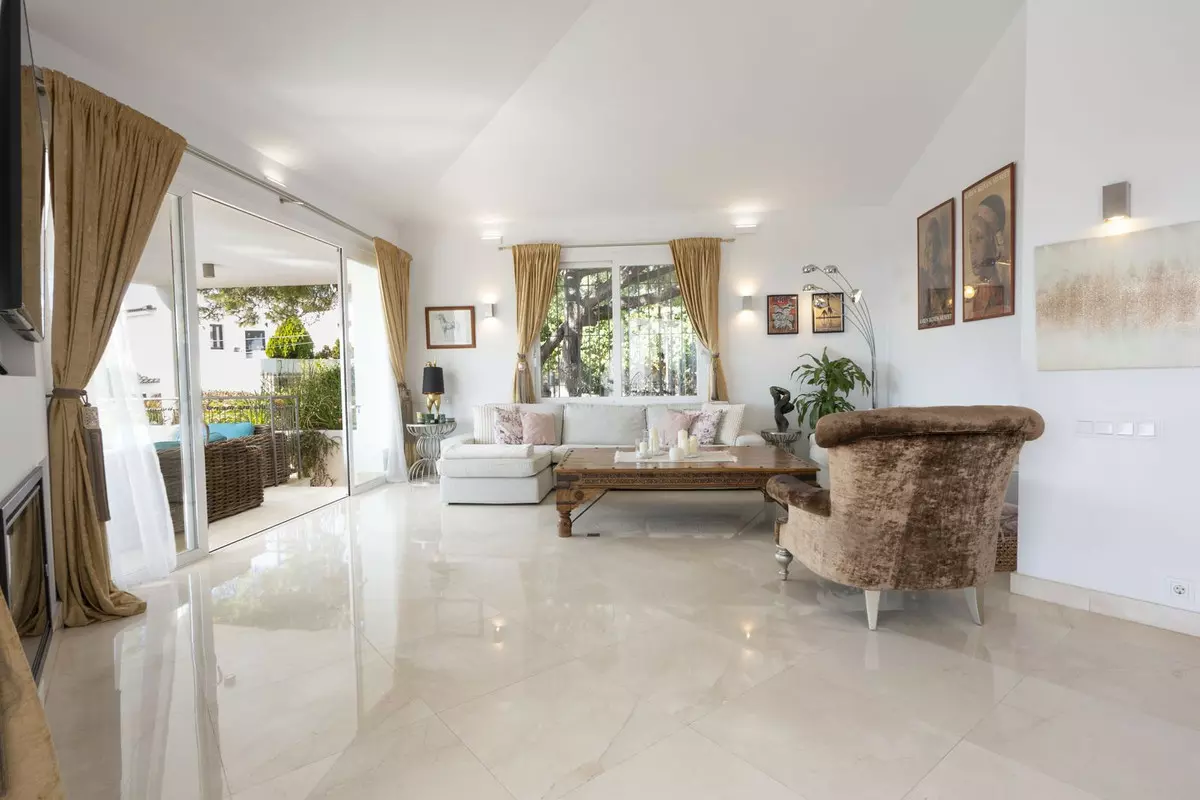 5-bedroom Villa In Marbella, Spain (503 M²)