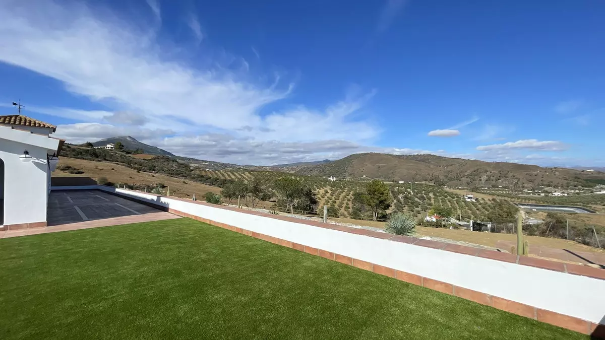 6-bedroom Country House In Casarabonela, Spain (270 M²)