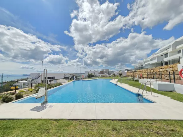 3-bedroom Apartment In Estepona, Spain (118 M²)