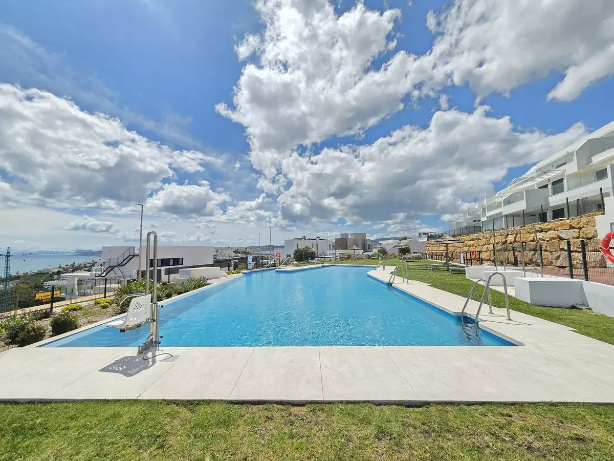 3-bedroom Apartment In Estepona, Spain (118 M²)