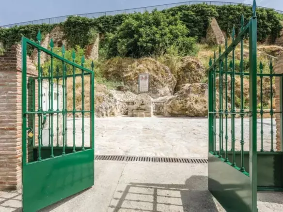 10-bedroom Country House In Cuevas Del Becerro, Spain (695 M²)
