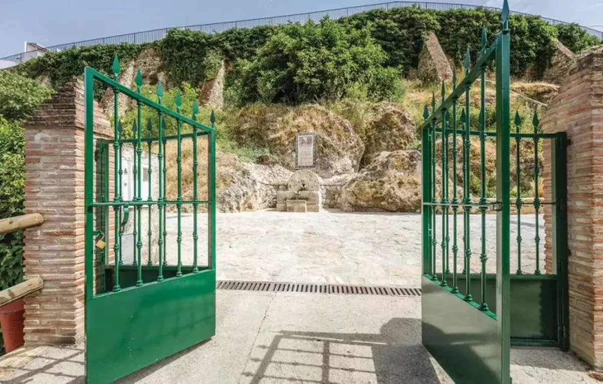 10-bedroom Country House In Cuevas Del Becerro, Spain (695 M²)