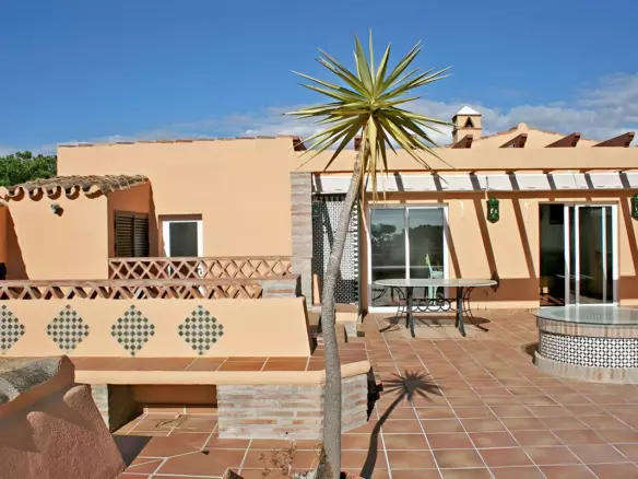 4-bedroom Apartment In Estepona, Spain (209 M²)