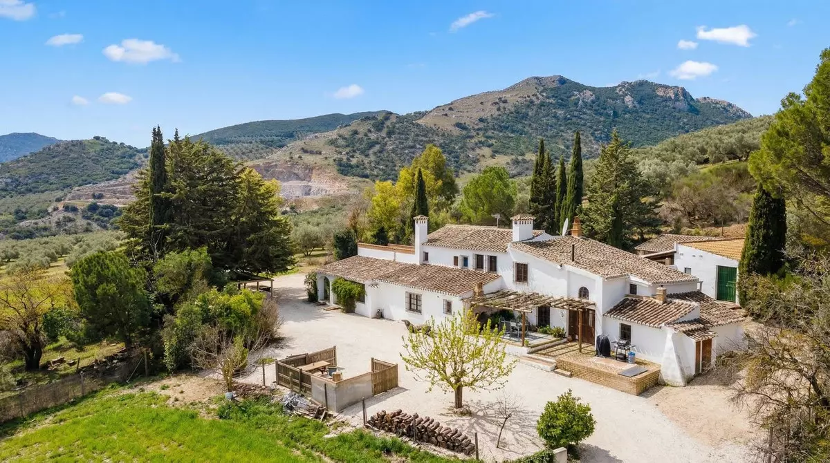6-bedroom Country House In Villanueva Del Rosario, Spain (588 M²)