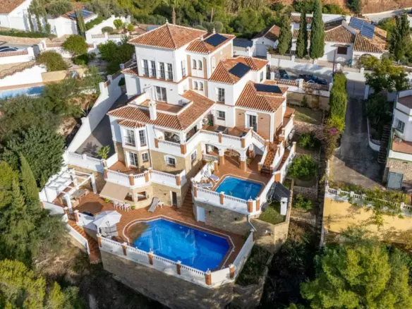 5-bedroom Villa In Frigiliana, Spain (427 M²)