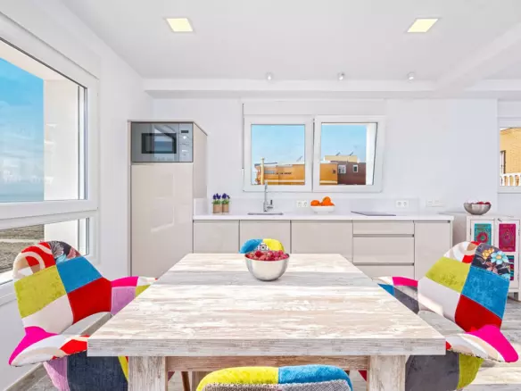 3-bedroom Villa In Málaga, Spain (136 M²)