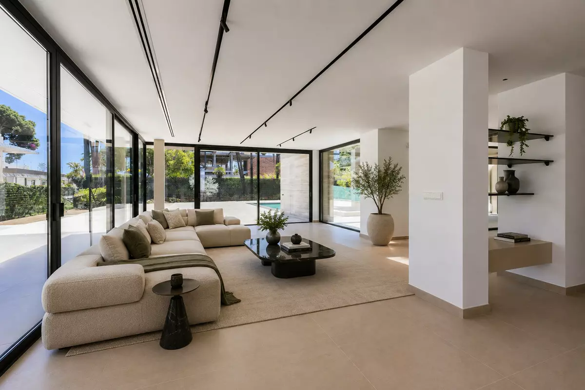 8-bedroom Villa In Marbella, Spain (990 M²)
