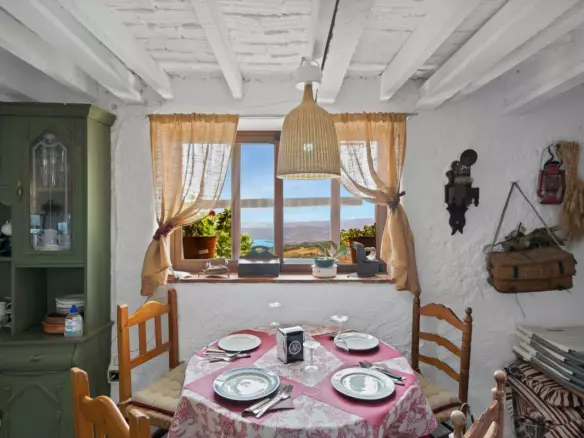 5-bedroom Country House In La Viñuela, Spain (548 M²)