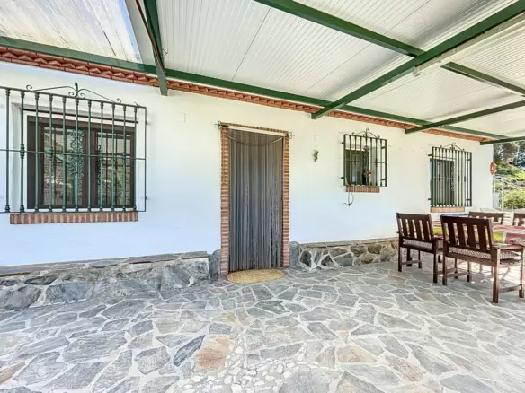 3-bedroom Villa In Cómpeta, Spain (94 M²)