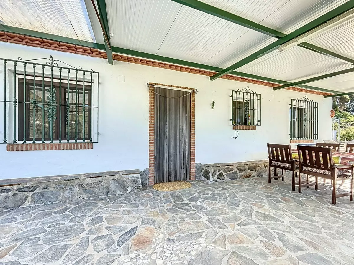 3-bedroom Villa In Cómpeta, Spain (94 M²)