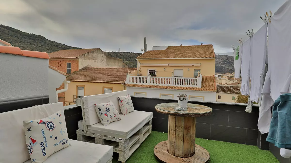 4-bedroom Villa In Alfarnate, Spain (220 M²)