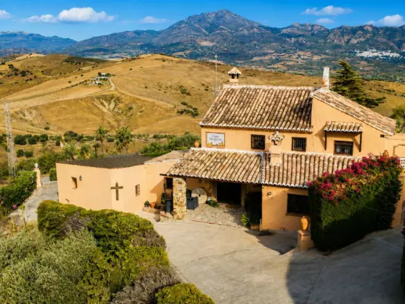 8-bedroom Country House In Cártama, Spain (569 M²)