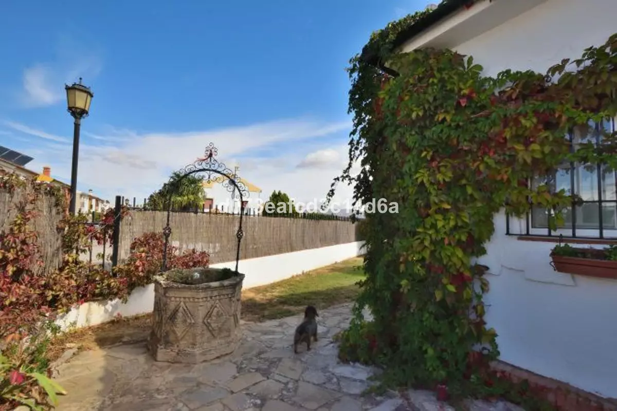 4-bedroom Villa In Ronda, Spain (220 M²)