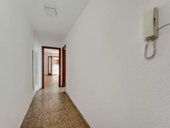 3-bedroom Apartment In Torrevieja, Spain (105 M²)