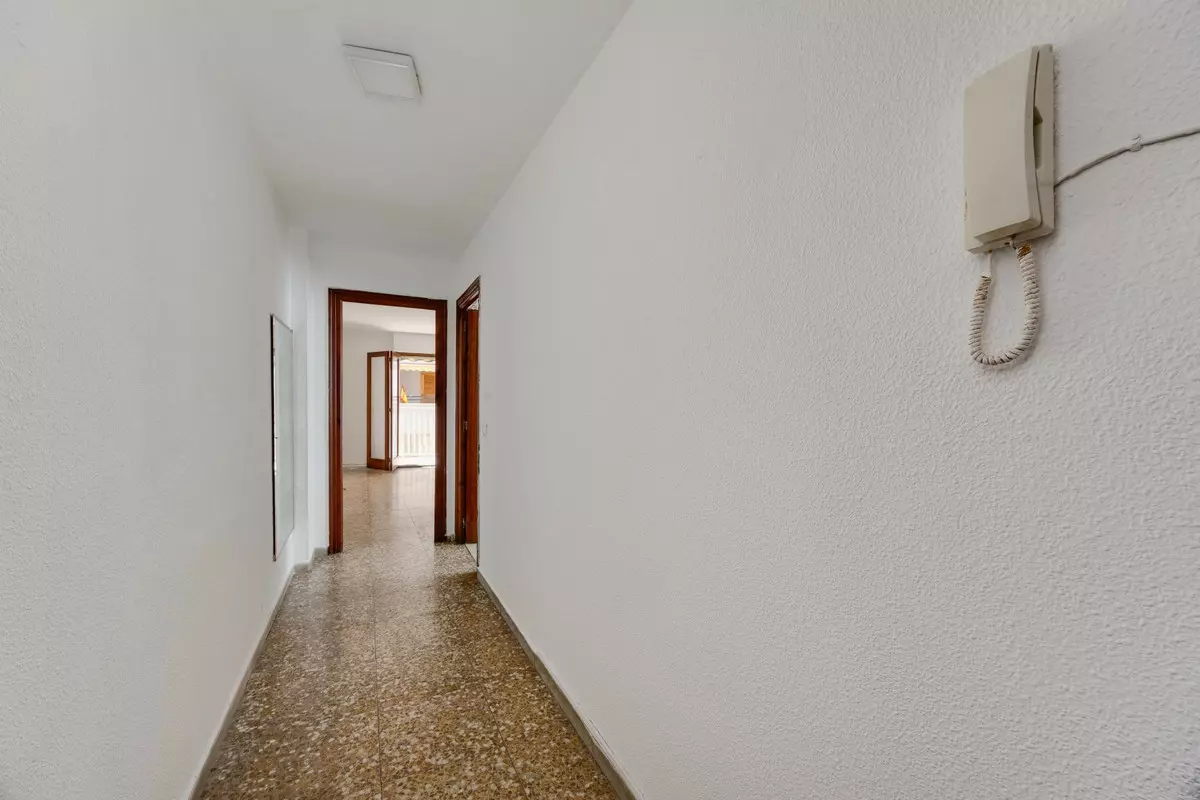 3-bedroom Apartment In Torrevieja, Spain (105 M²)
