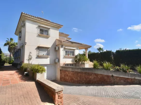 6-bedroom Villa In Cártama, Spain (590 M²)